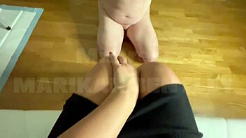 A very greedy cuckold: Marikah Bentley's cruel and seductive femdom show