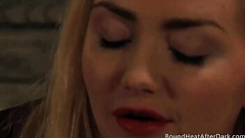 Lesbisk historia som leder till vilda klimax