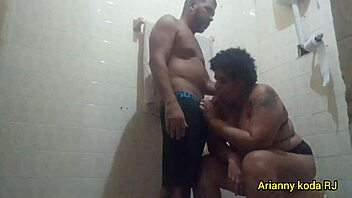 Amateur Latina Casada takes a massive cock in her ass