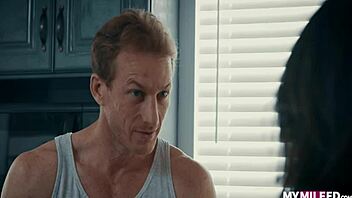 Lexi Foxy rides in doggystyle cumshot