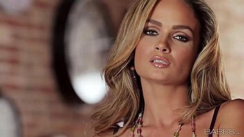 Babes com presents the muse in teen 18+ anime web chat hentai.