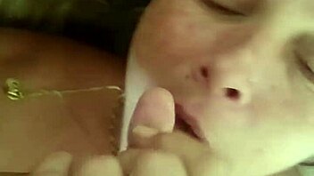New Year, who dis? Amateur wife gives sloppy blowjob on cam