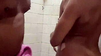 Tomando banho com enteadas