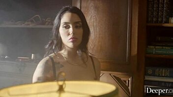 Vanessa's wild hookup with a stranger 😏