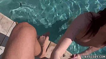 Teen explores fingering on cam with friends in group setting.