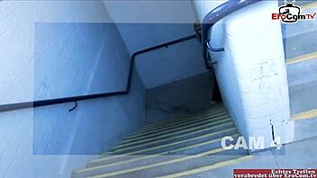 hübsche blonde babe liebt doppelten cumshot