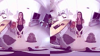 Josephine's scandalous VR adventure in the dark room