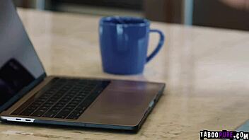 victoria voxxx agrees to jay smooth's demands to fix her computer