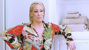 dude, aaliyah love and ryan keely tease a stuck milf with big tits!