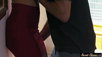 Busty Stepmom’s Pussy Gets a Hot Jizz Finish