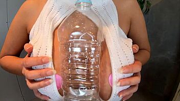 西條るり　おっぱいプレスでストレス解消！　前半