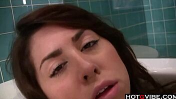 Cute Brunette Bathtub Toys Orgasm