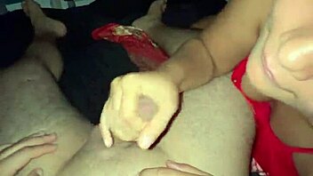 le hago una paja a mi compañero de cuarto para que se levantara y se fuera a clases