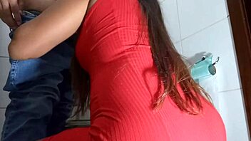 Tomando No Cú No Banheiro Da Balada