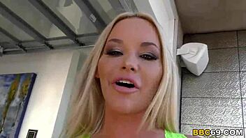 Rachele Richey Prepares for Session with Mandingo