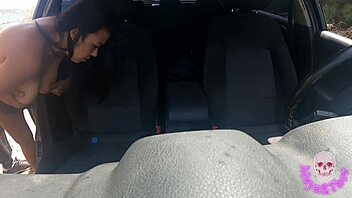 tetona folla extra�o que se une mientras se masturba en el coche encuentro fugaz