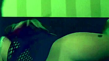 i'm cherrysoda, sucking cocks in no-tell motel threesome.