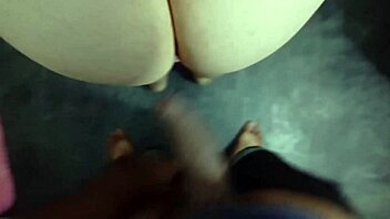 Neverovatno! Maćeha zavodi pastorka u gaćicama i štiklama za divlju vožnju!