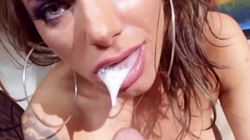 Juelz ventura gives deepthroat blowjob in spandex 😍