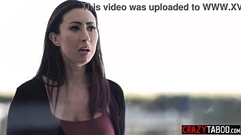 Sheena Ryder siente placer pervertido follada por Ricky