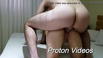 Hotwife Brasileira Fodida na Frente do Corno no Natal