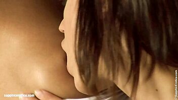 i love watching juliette and paloma fisting each other