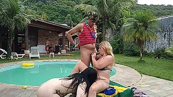 Blonde bombshell Snow White in hardcore group sex with Mike Atris
