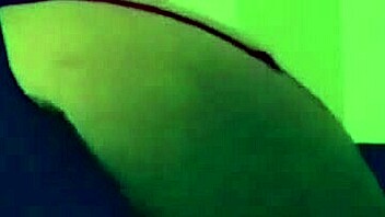 i'm cherrysoda, sucking cocks in no-tell motel threesome.