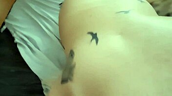 Bouncing on the dick feels very tasty and fun.