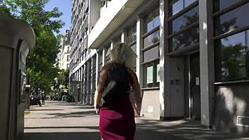 Blonde cougar gets a car and outdoor blowjob before intense fucking