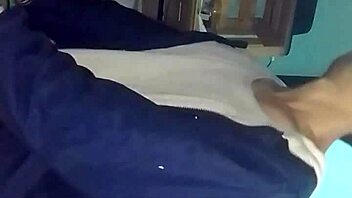 me pongo bucaneras verde me la chupa y cogemos de perrito?