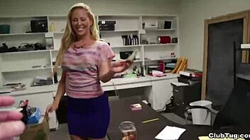 Wow, Super Sexy MILF Gives Mind-Blowing POV Handjob at ClubTug!