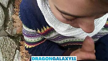 이웃 근처에서 은밀한 야외 블로우잡 해봤어?