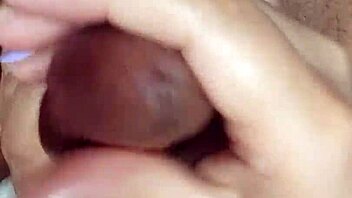 ¡Masaje prostático se convierte en acción salvaje de creampie!