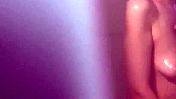 Watch Emily Masturbating in the Shower – Voyeur Fantasy!