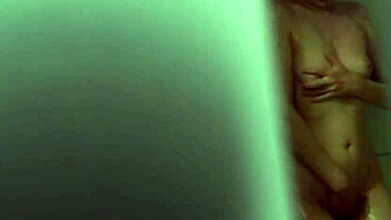 Watch Emily Masturbating in the Shower – Voyeur Fantasy!