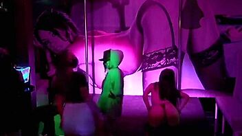 Live webcam from Manhattan bar on Pera