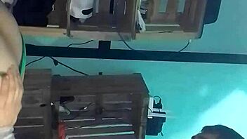 me pongo bucaneras verde me la chupa y cogemos de perrito?