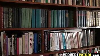 Met a nice slut at the laundromat and spied on her