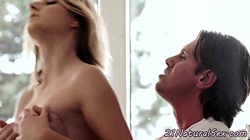 Şık Eurobabe Misyoner Seansından Sonra Cowgirl Binişle Tahrik Ediyor