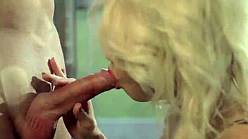 Lovely brunette MILF SUCKS and BLOWS the cock lively in amateur couple scene