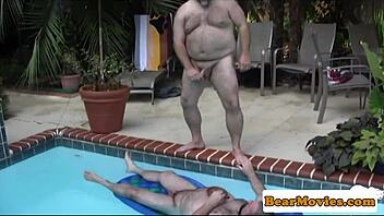 I Sucked Outdoor Polar Bear Cock Until He Came