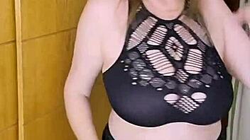 i titty fuck busty milf mariaold with dildo toys on her natural big tits