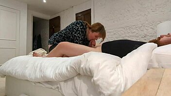 POV analni jeb z debelo riti rdečelasico v petah