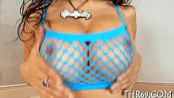 horny chick says, give me a juicy facial