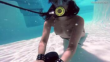 brita piskova says, i love masturbating underwater in the swimming pool