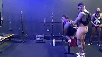 Treino Do Sexo Amigas Na Academia Fodem Com 3 Machos E Tomam Muito Leite Na Cara Completo No Red Ou Sheer