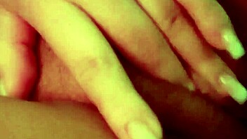 Gostosa intensely masturbates her small tits solo