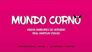 היא תצליח להתמודד עם הזיונים המפלצתיים האלה?