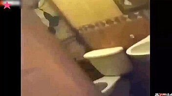 Mi Madrastra No Esta En La Habitacion Y Quiero Comer La Polla De Mi Padrastro Que Esta En El Baño Sexo Con Mi Padrastro